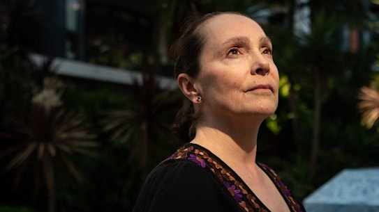 Leah Dwyer, who has cervical dystonia, says she will struggle to afford frequent GP visits to continue taking modified-release paracetamol.