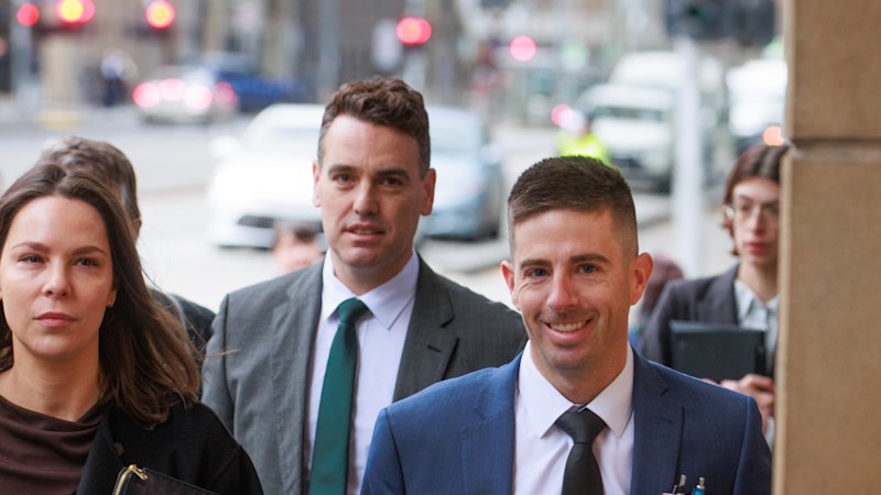 Ex-umpire to stand trial over alleged Brownlow betting fraud