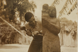 Margel Hinder working on Mother and Child in 1939.