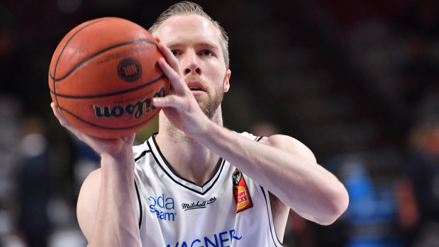 Melbourne United's David Barlow returns to the Boomers after a five-year break.