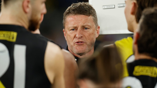 Damien Hardwick addresses his players during the game against North Melbourne.