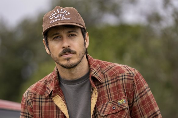 Australian country music star Morgan Evans joins Australian Idol.