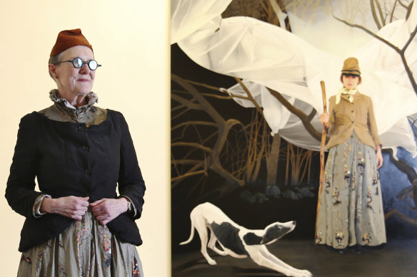 Lynn Savery with her portrait of friend Eloise de Silva.  