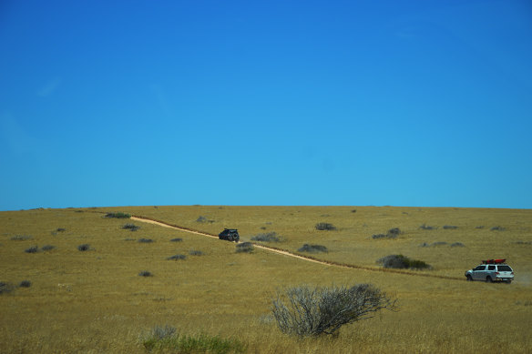 Four-wheel driving on a pastoral lease near Coral Bay.