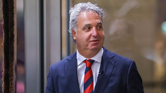O técnico de Melbourne, Paul Guerra, se foi.