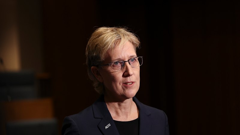 Unions demand Albanese hand every worker 25 per cent more holidays