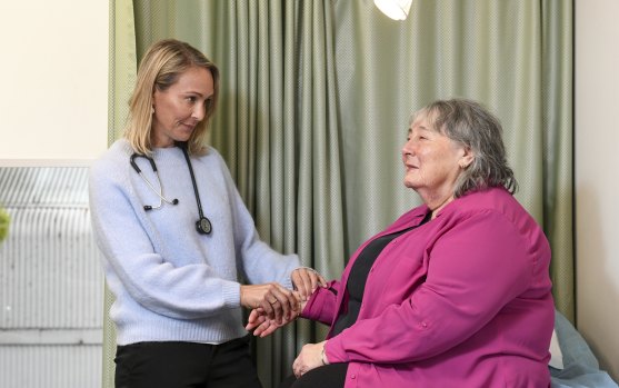 GP Sarah Hume with elderly patient Berenice de Silva, who has been put on a waiting list for her coronavirus vaccine.