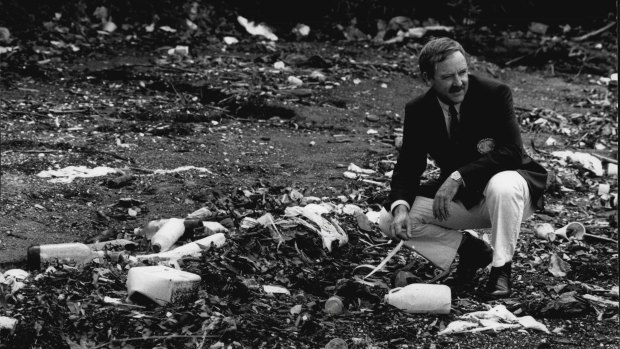 Ian Kiernan among the litter at Balls Head Bay, Wollstonecraft, for the first Clean Up Australia Day in 1989. 