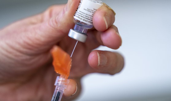 Close to a quarter of US companies are planning or considering a vaccine mandate for employees to return to the workplace, a survey has found.