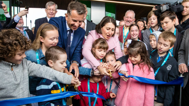 Premier Gladys Berejiklian and Transport Minister Andrew Constance cut the ribbon on Sydney's Metro Northwest line with the help of children.