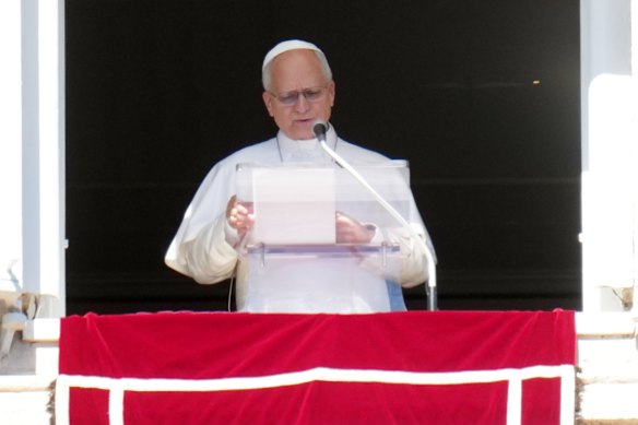 Domenica Papa Leone XIV recita la preghiera dell'Angelus in Piazza San Pietro.