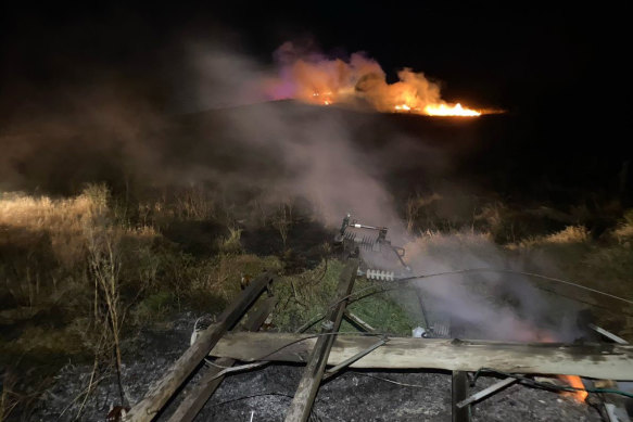 Copper thieves started a fire in Muswellbrook when they cut down a power pole with a chainsaw.