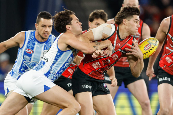 Bombers and Roos locked in tight early clash at Marvel