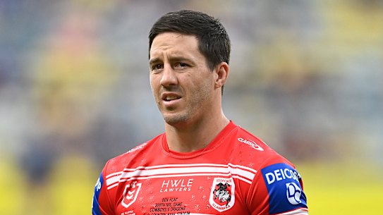 Ben Hunt decided to quit the Dragons after his 300th NRL game, against the Cowboys.