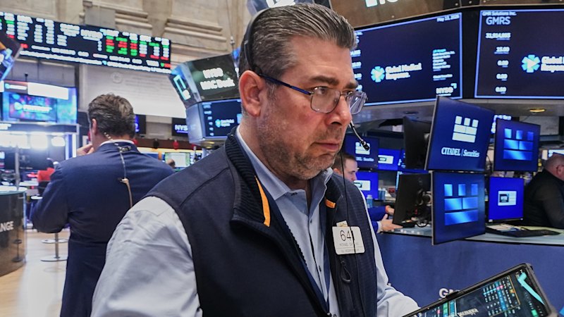 ASX set to slide, tech stocks weigh down Wall Street