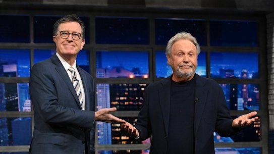 Stephen Colbert e Billy Crystal na série da CBS The Late Show com Stephen Colbert.