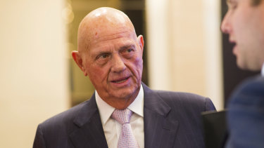 Retail billionaire Solomon Lew has hit out at the Andrews government over its management of Victoria's lockdowns.