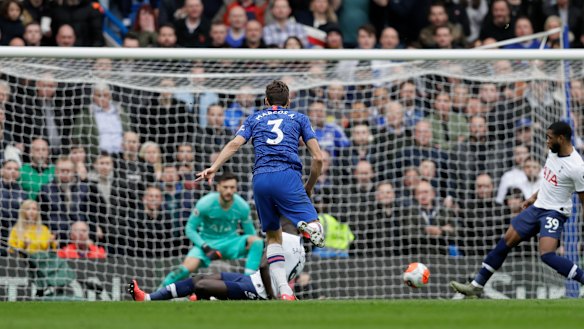 Alonso scores his team's second goal against Spurs.