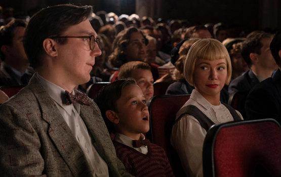 Paul Dano, Mateo Zoryan Francis-DeFord, who plays young Sammy Fabelman, and Michelle Williams in The Fabelmans.