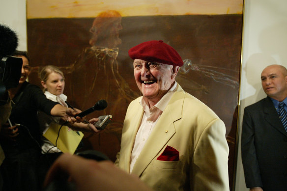 Olsen with his 2005 Archibald Prize-winning Self-portrait Janus-faced.