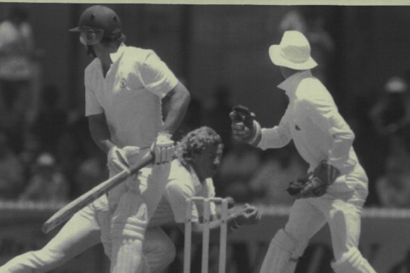 Ian Botham dives at slip, with Dean Jones batting, in 1986.