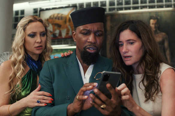 Kate Hudson, Leslie Odom Jr. and Kathryn Hahn in Glass Onion.