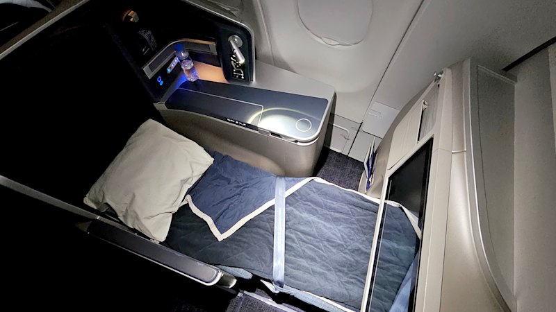 New airline partner offers Qantas points bookings for flatbed business flights