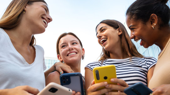 There are positives and negatives to popularity in high schools, say experts.