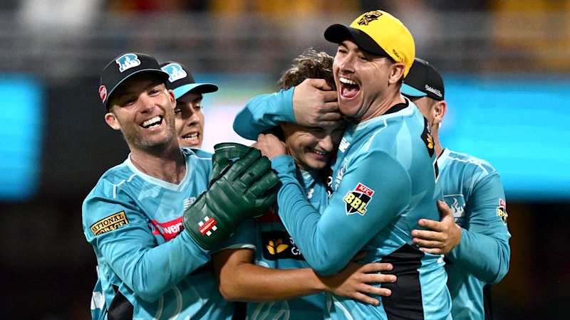 Queensland joins NSW revolt over Big Bash sale plans