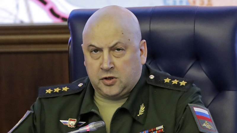 General Surovikin, Ukrayna'daki Rus birliklerinin sorumluluğunu üstlendi