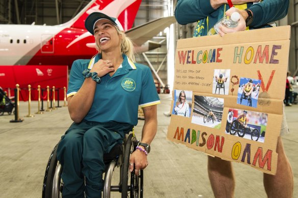 Madison de Rozario was welcomed home with the rest of the Australian Paralympic team on Wednesday morning.