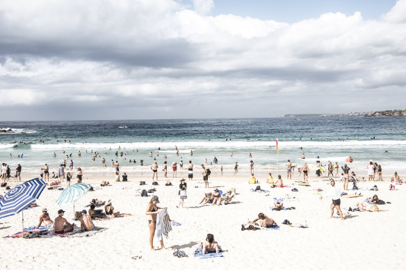 There were fewer beachgoers on Saturday morning st Bondi Beach before the government announced plans to shut the area down.
