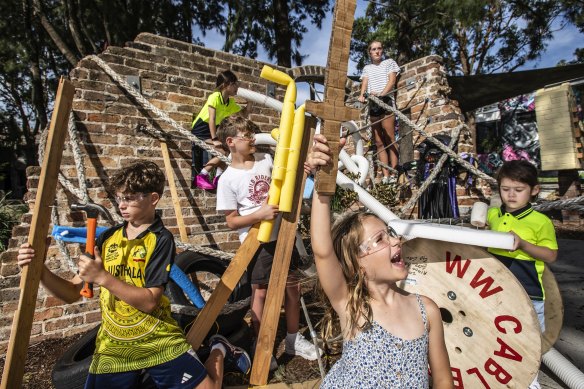 The playgrounds are targeted at children and teenagers up to age 19.