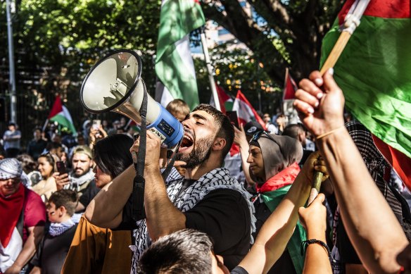 Palestine Action Group Sydney march from Hyde Park North (near the Archibald Fountain) to Belmore Park. 