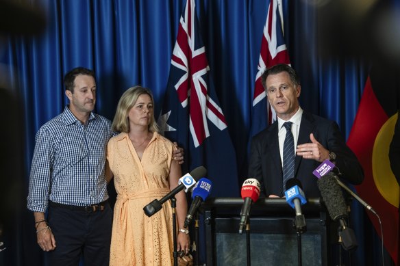 Premier Chris Minns, pictured with Elouise and Danny Massa, announcing a ban on public-private partnerships for acute hospitals in March. 