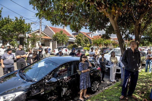 Sydney house prices have risen faster than units.