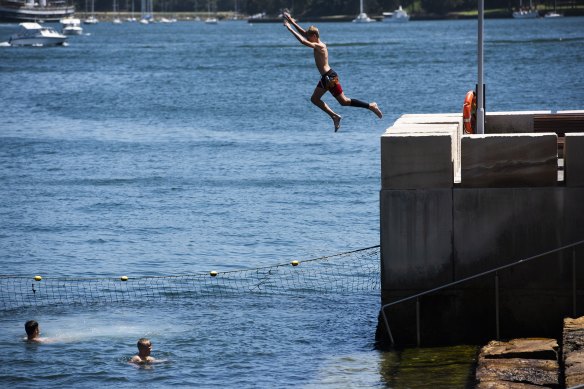 Temperatures are forecast to hit 39 degrees in Sydney and 44 in the west  on Saturday. 
