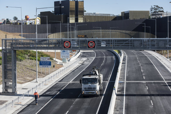 Transurban revealed varied performance across its roads in the first three months of 2021 depending whether COVID-19 restrictions were in place. 
