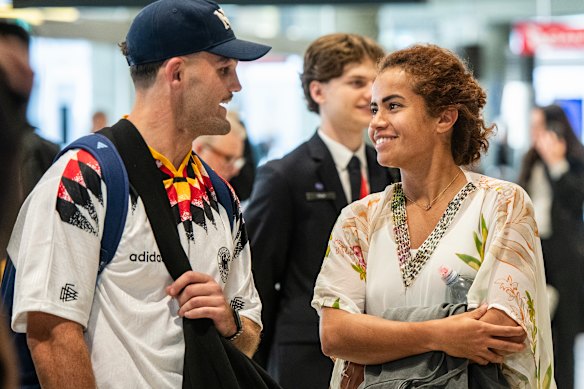 Nathan Cleary e Mary Fowler.