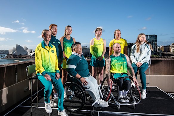 Atletas australianos na inauguração do kit dos Jogos da Commonwealth de 2026, que começa em 23 de julho.