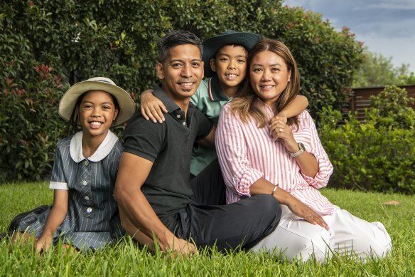 Zebedee and Jasmine De Leon with their children Lillian and Lorenzo.