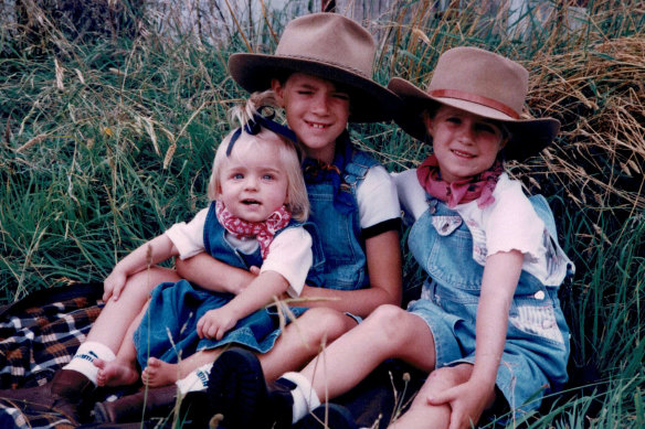 Lisa, Chloe and Carlie Higgins in Mudgee, 1997.