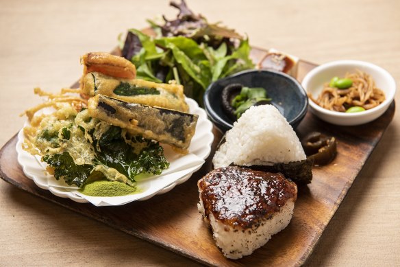 Comeco Foods’ onigiri meal set with tempura vegetables.
