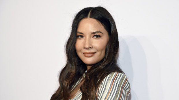 Olivia Munn has labelled fashion blogs that critic celebrities as 'ignorant'.
