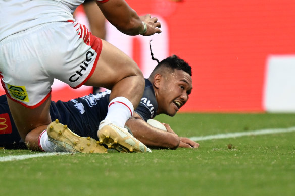 Kulikefu Finefeuiaki in action for the North Queensland Cowboys.