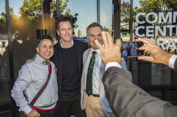 NSW Labor leader Chris Minns on the hustings in Carnes Hill on Saturday.