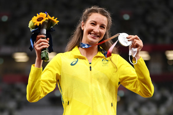 Nicola McDermott and her silver medal.