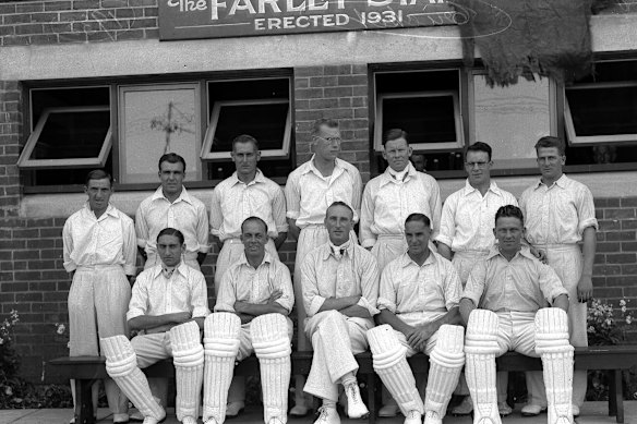 The English team for the opening match of the Bodyline tour. Harold Larwood is at the right end of the back row while Douglas Jardine is in the centre of the front row.