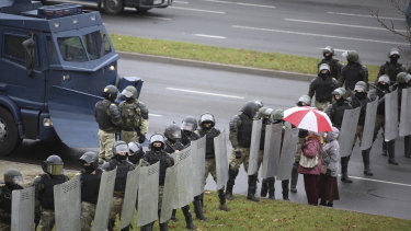 Club-swinging police went after demonstrators in the Belarusian capital who were demanding the resignation of the country's authoritarian president on Sunday, the 90th consecutive day of protests in the country. 