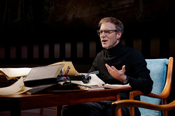 Tom O’Sullivan as screenwriter Colin. 